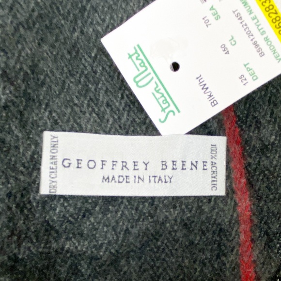 Geoffrey Beene Plaid Scarf Made in Italy in Charcoal Gray and Red Unisex NWT - Picture 5 of 6